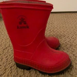 Red Kamik toddler rainboots size 5